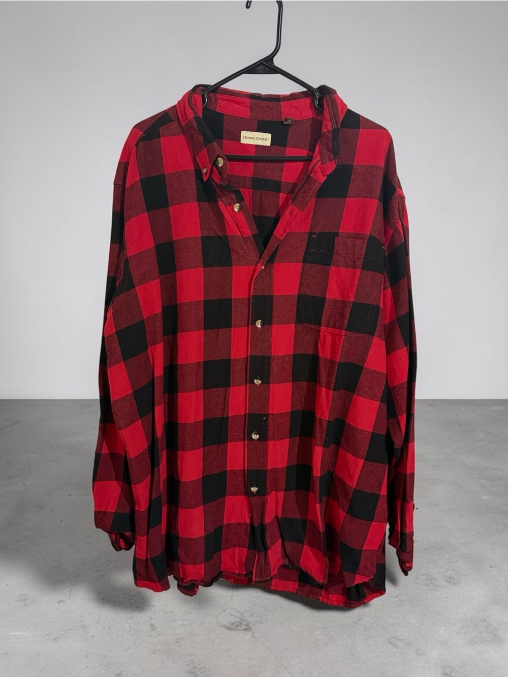 Hobbs Creek Men’s Black And Red Plaid Button Down Shirt (2XL)